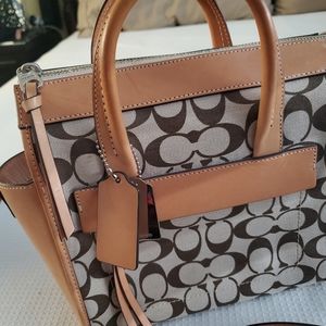 Crossbody purse